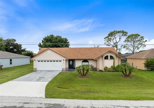 Photo 2 of Single family home for sale at 1025 Derbyshire Dr, Kissimmee, FL 34758 | MLS# O6431713 | Listing updated on 2026-08-09