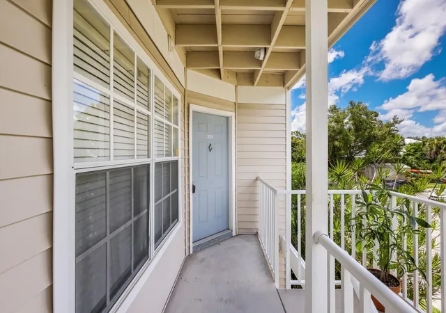 Photo 3 of Condo for sale at 850 S Tamiami Trl #325, Sarasota, FL 34236 | MLS# A4702360 | Listing updated on 2026-08-13