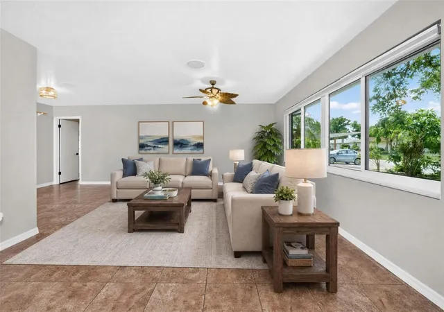 Photo 4 of Single family home for sale at 559 Mount Vernon Dr, Venice, FL 34293 | MLS# D6148337 | Listing updated on 2026-08-14