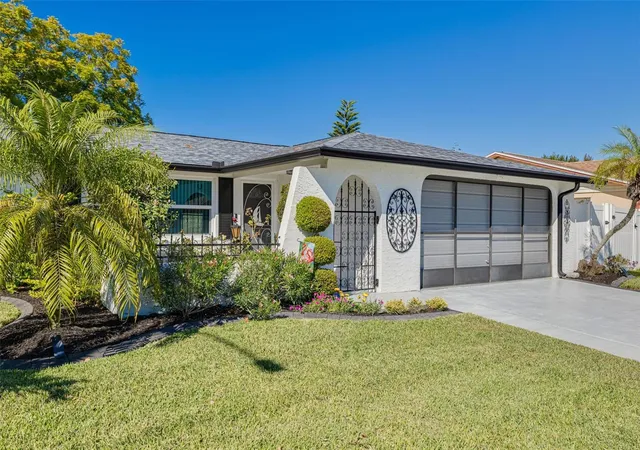 Photo 2 of Single family home for sale at 7239 Vienna Ln, Port Richey, FL 34668 | MLS# W7888371 | Listing updated on 2026-09-01