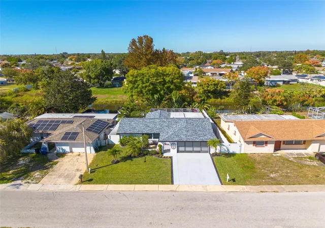 Photo 4 of Single family home for sale at 7239 Vienna Ln, Port Richey, FL 34668 | MLS# W7888371 | Listing updated on 2026-09-01