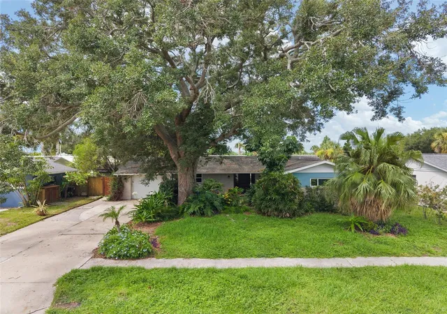 Photo 3 of Single family home for sale at 8404 Flagstone Dr, Tampa, FL 33615 | MLS# TB8536891 | Listing updated on 2026-09-17