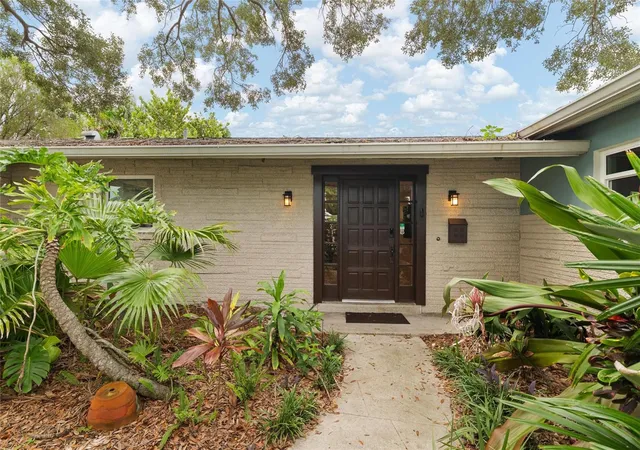 Photo 4 of Single family home for sale at 8404 Flagstone Dr, Tampa, FL 33615 | MLS# TB8536891 | Listing updated on 2026-09-17