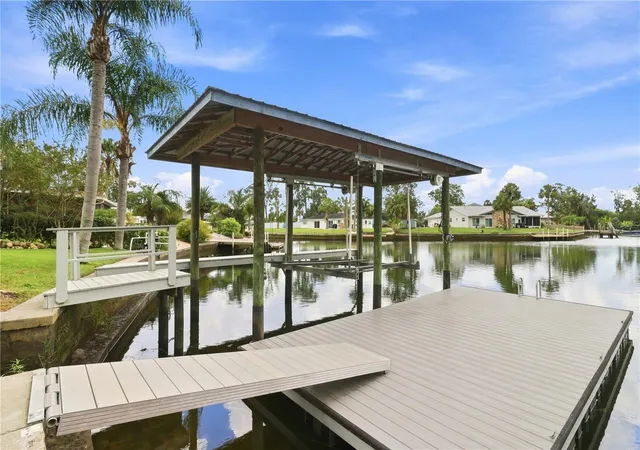4th image of 1520 Se Pinwheel Dr, Crystal River, FL 34429 | MLS# TB8536895