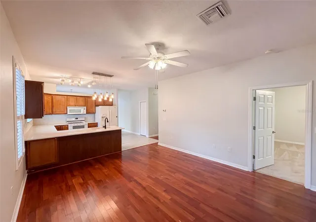 Photo 3 of Single family home for sale at 33450 Irongate Dr, Leesburg, FL 34788 | MLS# O6431750 | Listing updated on 2026-10-09