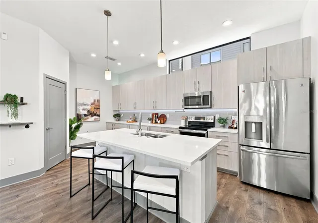 3rd image of 4810 W Mcelroy Ave #3, Tampa, FL 33611 | MLS# TB8536911