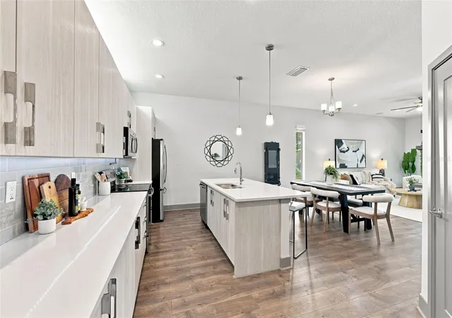 4th image of 4810 W Mcelroy Ave #3, Tampa, FL 33611 | MLS# TB8536911