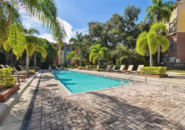 Listing Photo 2 - Condo for sale in building located at 410 S Armenia Ave, Tampa, FL 33609 - Unit #929A