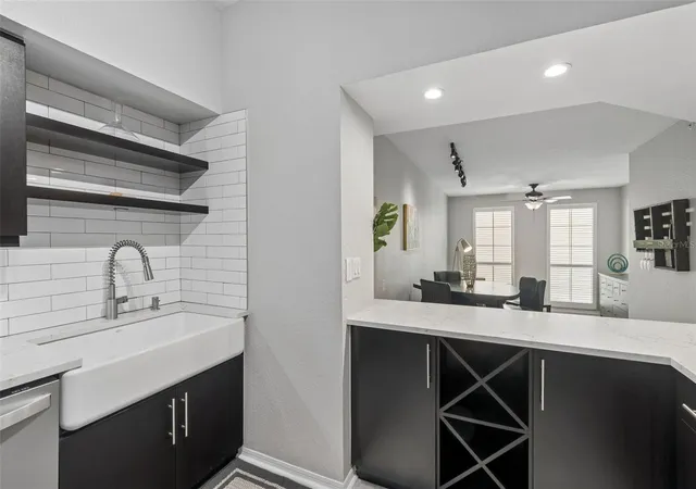 Listing Photo 5 - Condo for sale in building located at 410 S Armenia Ave, Tampa, FL 33609 - Unit #929A