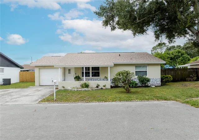 Photo 1 of Single family home for sale at 10118 Hunters Point Ct, Tampa, FL 33615 | MLS# TB8536919 | Listing updated on 2026-10-06