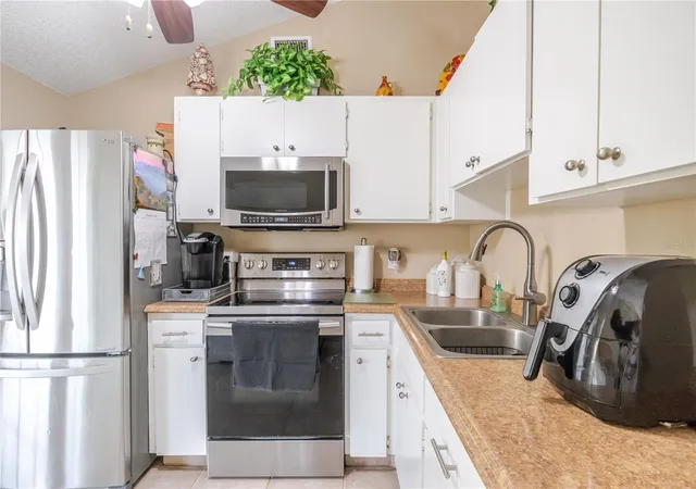 Photo 3 of Single family home for sale at 10118 Hunters Point Ct, Tampa, FL 33615 | MLS# TB8536919 | Listing updated on 2026-10-06