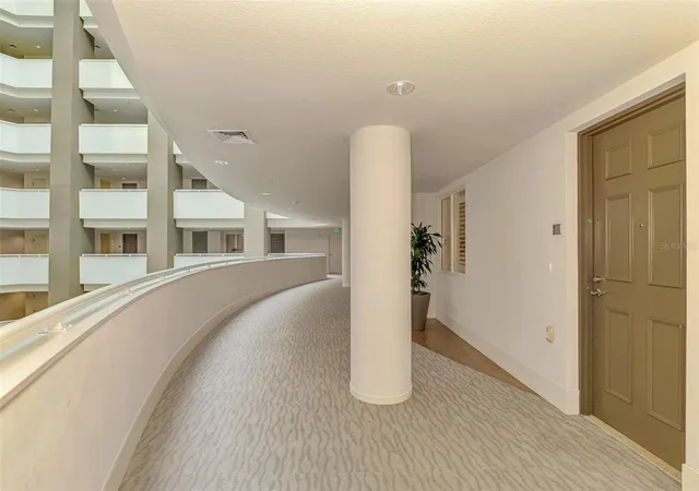 3rd image of 1771 Ringling Blvd #903, Sarasota, FL 34236 | MLS# A4702381