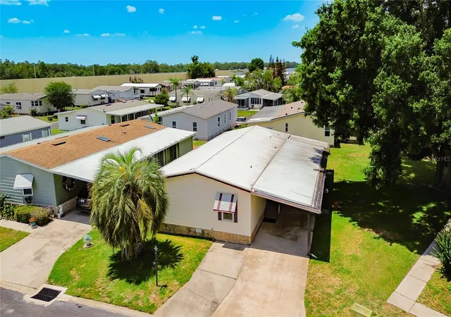 3rd image of 4424 Brave Ln, Saint Cloud, FL 34772 | MLS# S5155253