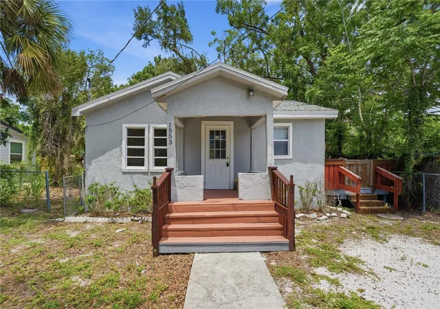 3rd image of 1553 29Th St, Sarasota, FL 34234 | MLS# N6145295