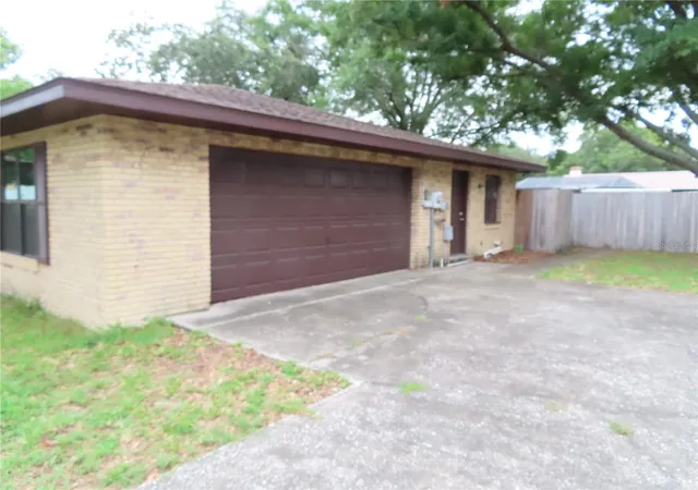 2nd image of 2016 Amesbury Dr, Auburndale, FL 33823 | MLS# TB8536944