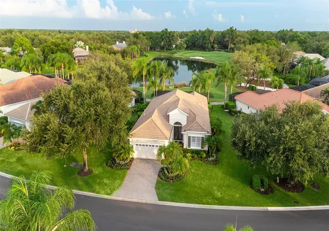 Photo 2 of Sale Pending at 12302 Thornhill Ct, Lakewood Ranch, FL 34202 | MLS# A4702385 | Listing updated on 2026-10-14