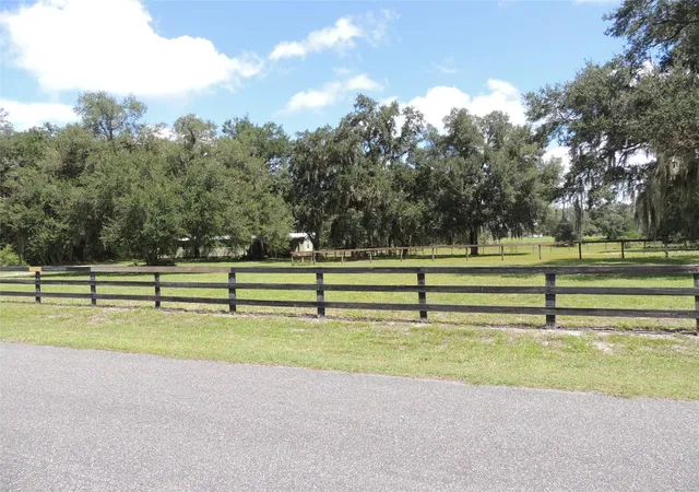 3rd image of 7090 Se 181St Ct, Morriston, FL 32668 | MLS# OM729967