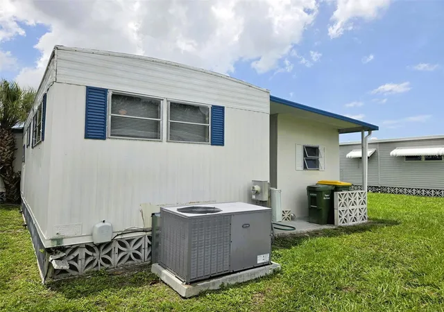 5th image of 3415 Spanish Oak Ter, Sarasota, FL 34237 | MLS# A4702390