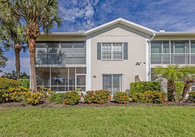 Listing Photo 5 - Condo for sale in building located at 872 Saranac Lake Dr, Venice, FL 34292 - Unit #106