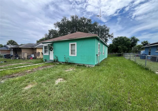2nd image of 33 W Johnson Ave, Lake Wales, FL 33853 | MLS# P4939539