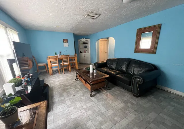 Photo 3 of Single family home for sale at 33 W Johnson Ave, Lake Wales, FL 33853 | MLS# P4939539 | Listing updated on 2026-09-22