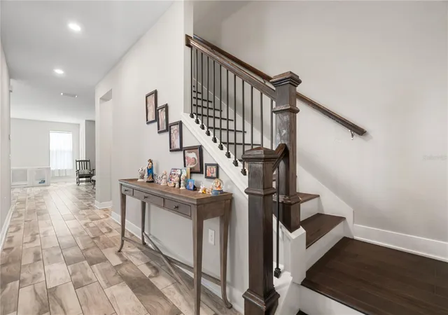 Photo 4 of Single family home for sale at 1415 Crystal Lake Dr, Lakeland, FL 33801 | MLS# TB8536968 | Listing updated on 2026-10-10