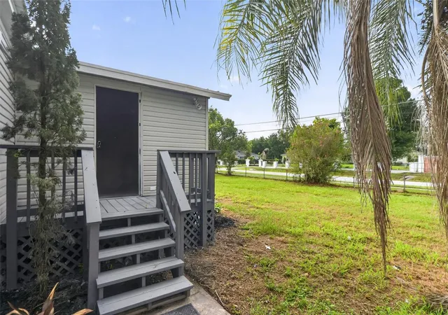 Photo 3 of Sale Pending at 10213 Union Park Dr, Orlando, FL 32817 | MLS# TB8536974 | Listing updated on 2026-10-02