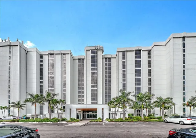 3rd image of 2425 Gulf Of Mexico Dr #3A, Longboat Key, FL 34228 | MLS# A4702400