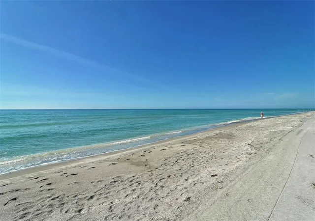 2nd image of 2425 Gulf Of Mexico Dr, Longboat Key, FL 34228
