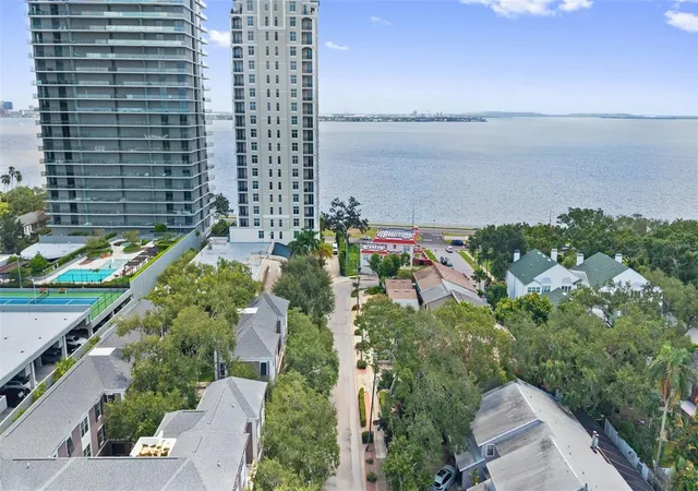 Photo 2 of Townhouse for sale at 3007 W Mason St #A, Tampa, FL 33629 | MLS# TB8536982 | Listing updated on 2026-10-02