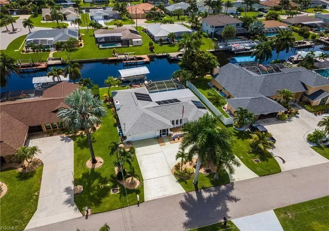 3rd image of 3319 SE 17th Avenue, Cape Coral, FL 33904 | MLS# C7529357