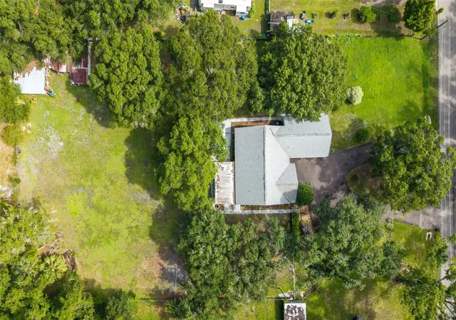 4th image of 15370 Apache Dr, Thonotosassa, FL 33592 | MLS# TB8536988