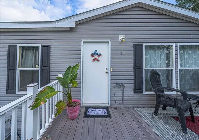 Photo 2 of Single family home for sale at 21 Ne 69th Court, Ocala, FL 34470 | MLS# OM729977 | Listing updated on 2026-08-13