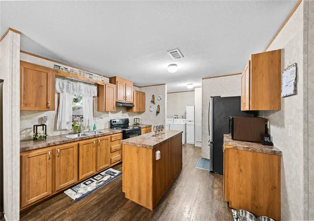 Photo 3 of Single family home for sale at 21 NE 69th Court, Ocala, FL 34470 | MLS# OM729977 | Listing updated on 2026-08-13