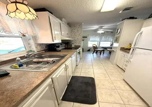 Photo 3 of Manufactured home for sale at 1001 W Starkey Rd #475, Largo, FL 33771 | MLS# TB8536992 | Listing updated on 2026-10-01