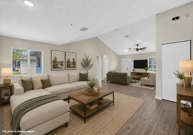 5th image of 22 Pinelynn Ln, Palm Coast, FL 32164 | MLS# FC320542