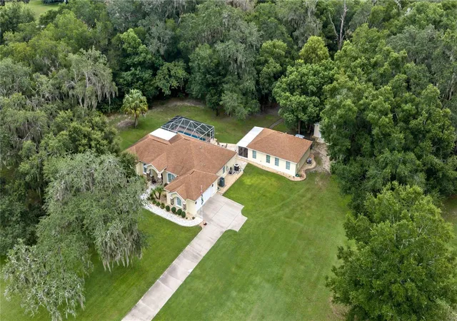 Photo 4 of Single family home for sale at 17261 SE 101st Avenue Rd, Summerfield, FL 34491 | MLS# OM729984 | Listing updated on 2026-09-06