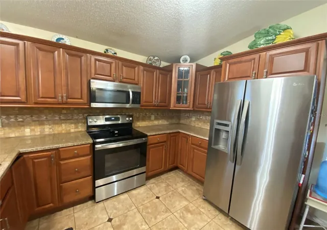 Photo 4 of Single family home for sale at 1420 Windjammer Pl, Valrico, FL 33594 | MLS# TB8537000 | Listing updated on 2026-09-26
