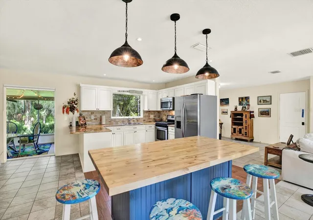 2nd image of 4064 N Concord Dr, Crystal River, FL 34428 | MLS# W7888388