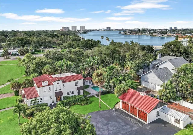 Photo 1 of Single family home for sale at 120 Park St N, Saint Petersburg, FL 33710 | MLS# TB8537008 | Listing updated on 2026-10-24