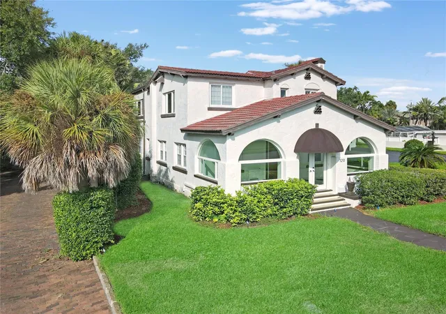 Photo 3 of Single family home for sale at 120 Park St N, Saint Petersburg, FL 33710 | MLS# TB8537008 | Listing updated on 2026-10-24
