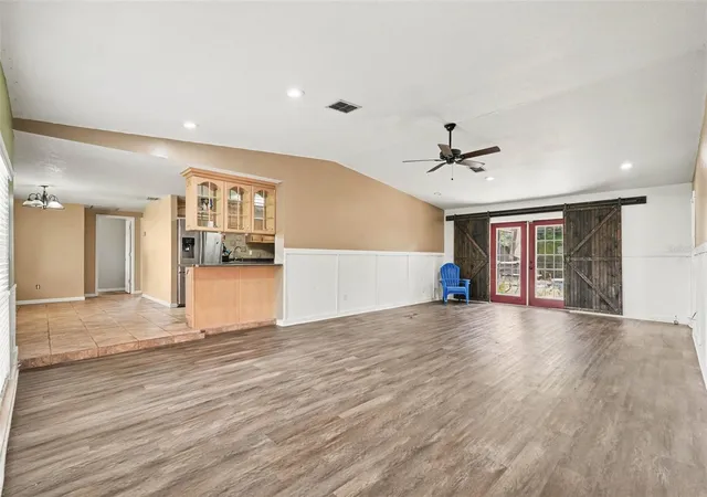 2nd image of 805 W College Ave, Ruskin, FL 33570 | MLS# TB8537012