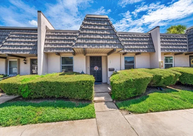 1st image of 1005 Cordova Grn, Seminole, FL 33777 | MLS# TB8537014