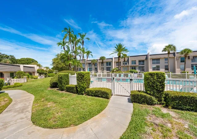 2nd image of 1005 Cordova Grn, Seminole, FL 33777 | MLS# TB8537014