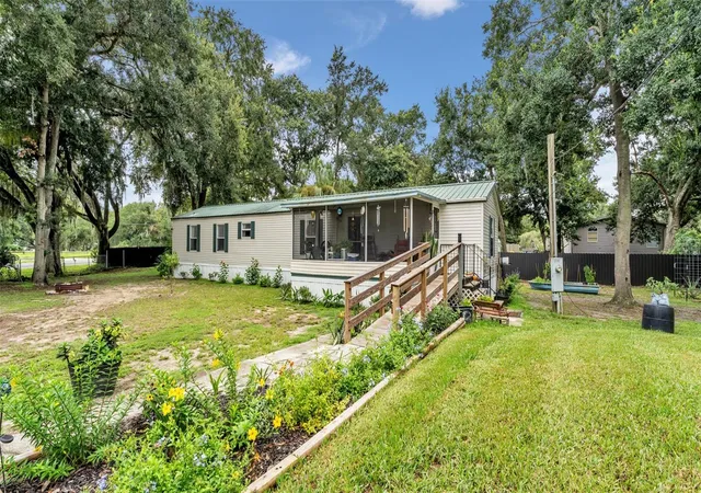 2nd image of 2690 Shiner Dr, Lake Wales, FL 33898 | MLS# L4964125