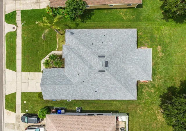 Photo 3 of Single family home for sale at 2106 The Oaks Blvd, Kissimmee, FL 34746 | MLS# O6431874 | Listing updated on 2026-08-13