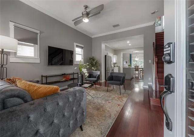 3rd image of 412 E Amelia Ave, Tampa, FL 33602 | MLS# TB8537032