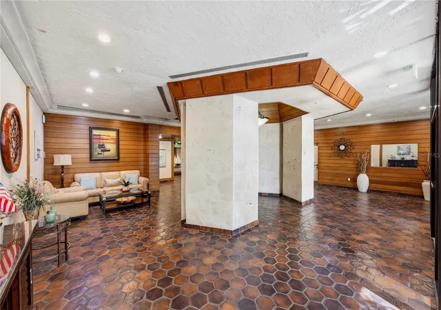 24th image of 400 Island Wy #411, Clearwater Beach, FL 33767 | MLS# TB8537038
