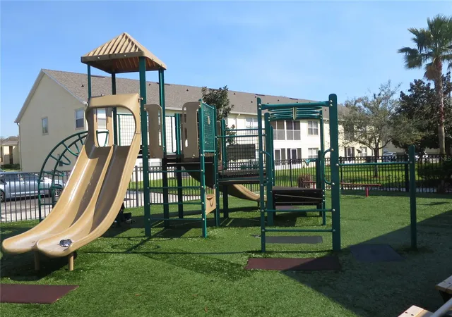 5th image of 2806 Clb Cortile Cir, KISSIMMEE, FL 34746