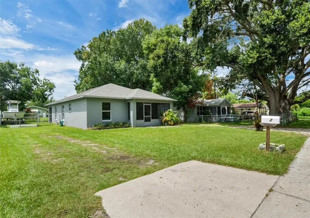 Photo 4 of Single family home for sale at 212 Pike St, Auburndale, FL 33823 | MLS# P4939543 | Listing updated on 2026-10-01